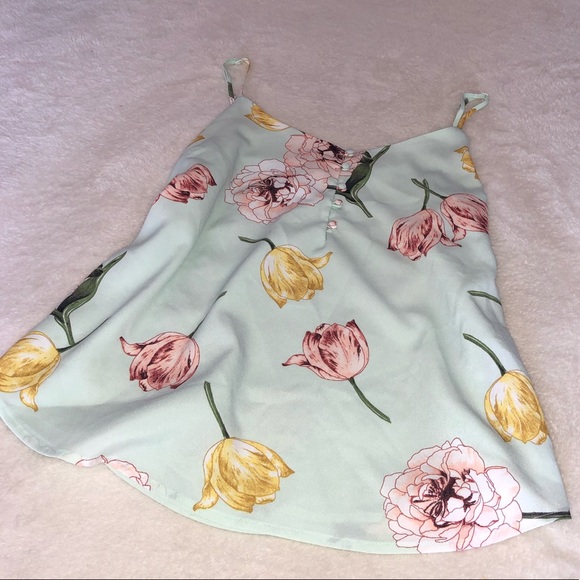 Sleeveless Blouse - Picture 3 of 5